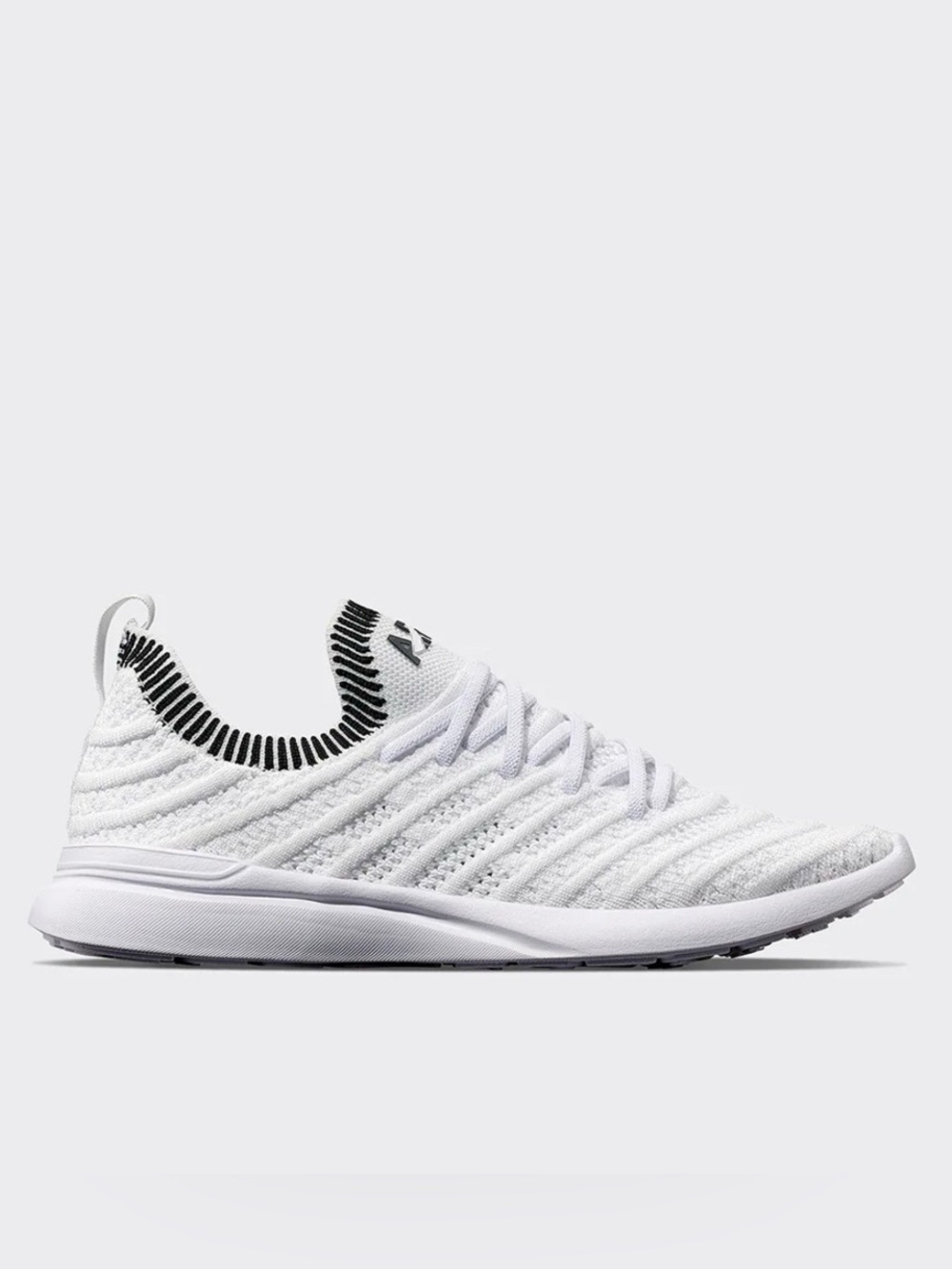 APL Athletic Propulsion Labs Youth’s Techloom Wave White/Black/Ribbed size 3